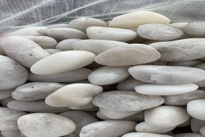 纯白鹅卵石3-5cm实拍图-河南生产厂家